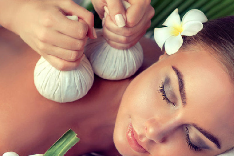 Polynesian Massage With Salt Bags